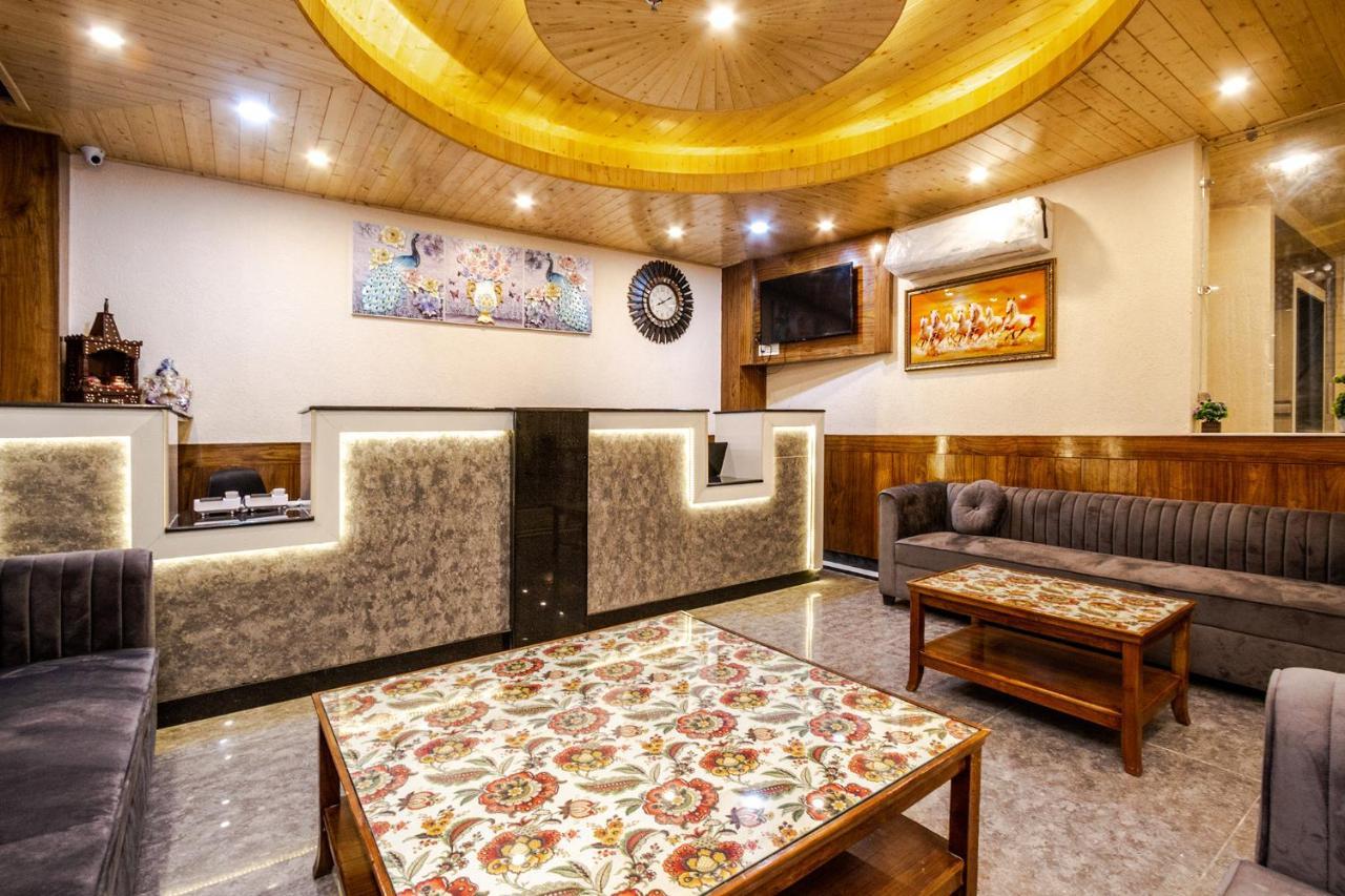 Suryansh Regency Manali Centrally Heated Air Cooled With Private Balconies Manāli Exterior foto